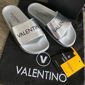 NIB Valentino Matilde Logo Leather Slides
